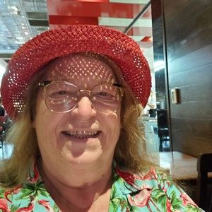 Meet your Posher, Linda